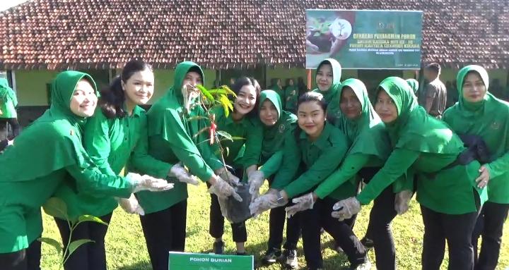 Gerakan Penanaman Pohon Dalam Rangka HUT Ke 80 Persit Kartika Chandra Kirana Oleh Persit KCK Cabang LVII Yonarmed 8/UY